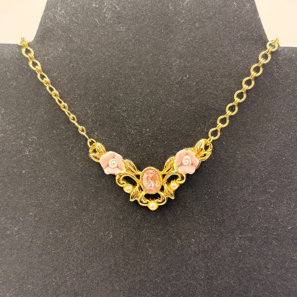 Avon Pink Porcelain Flower Necklace with Pink Transparent Cabochon & Faux Pearl - Picture 7 of 7